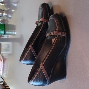 Clarks Artisan Loafer Style Wedge Shoes (6.5)